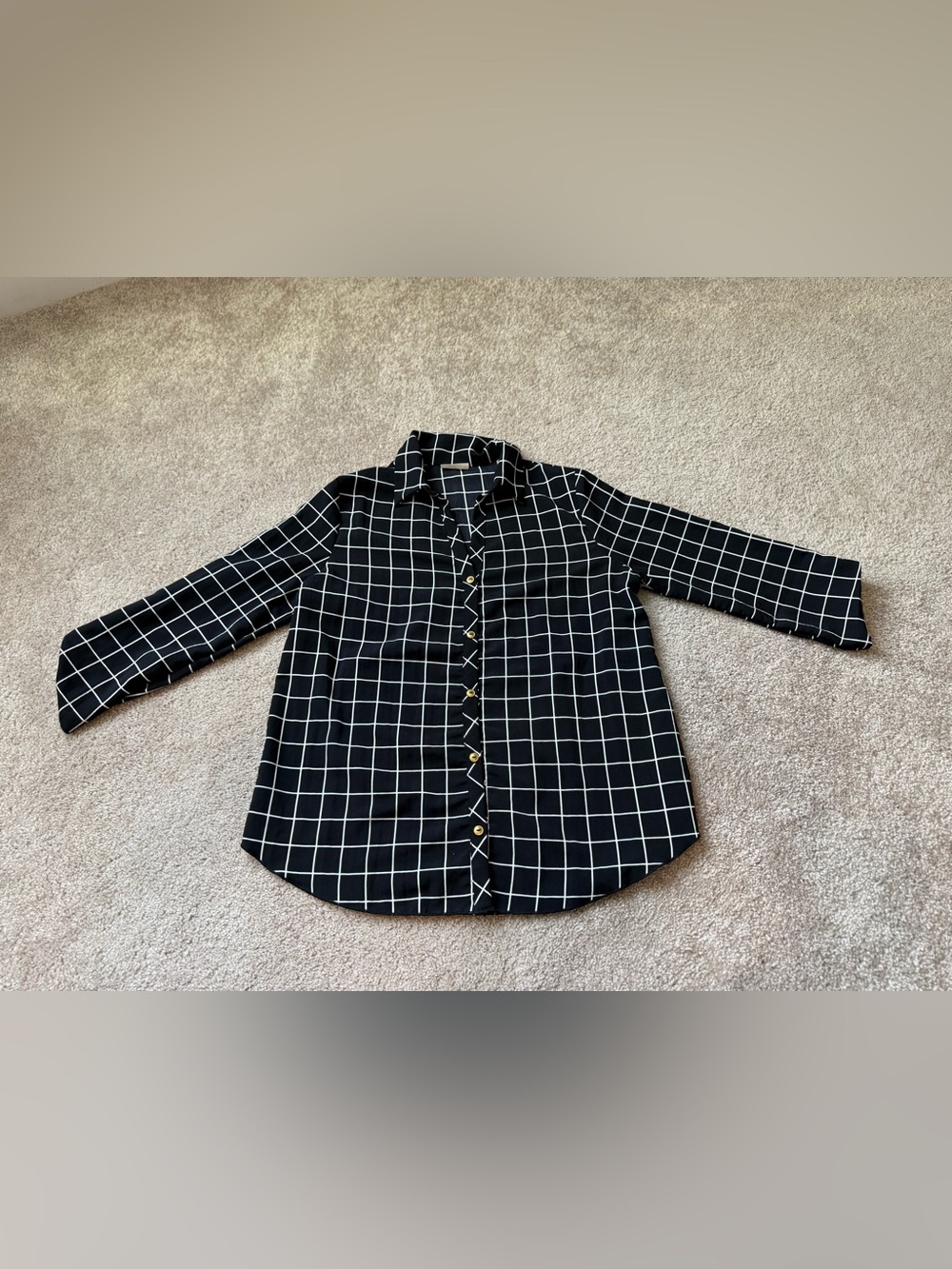Free Kisses | Windowpane Grid Button Front Blouse | Size Medium